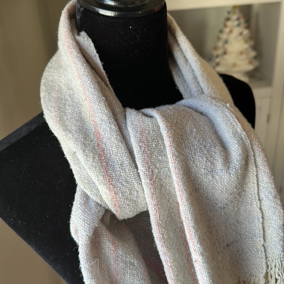 BOGO Fringed woven scarf - Picture 2 of 3